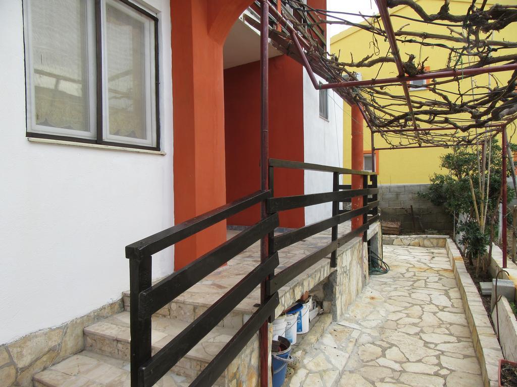 Apartments Leon Razanac Exterior photo